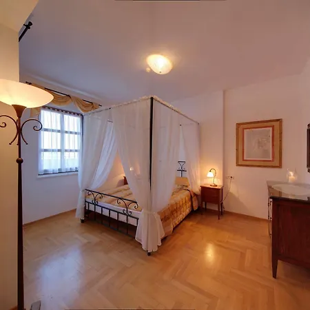 Luxury Boutique Vulin Pula