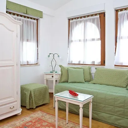 Luxury Boutique Vulin Pula